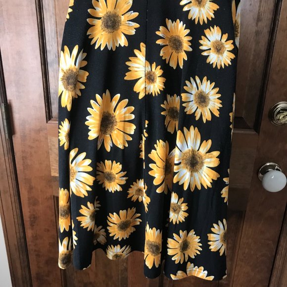 MS Basic Black w/Golden Yellow & White Sunflowers Dress Large - Picture 13 of 14